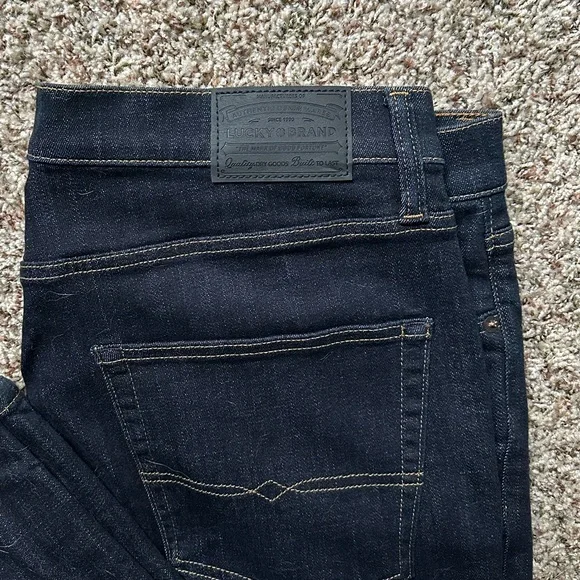 NWT *Lucky Brand 410 Athletic Fit* Straight stretch dark denim blue jeans - 38 - Picture 4 of 4